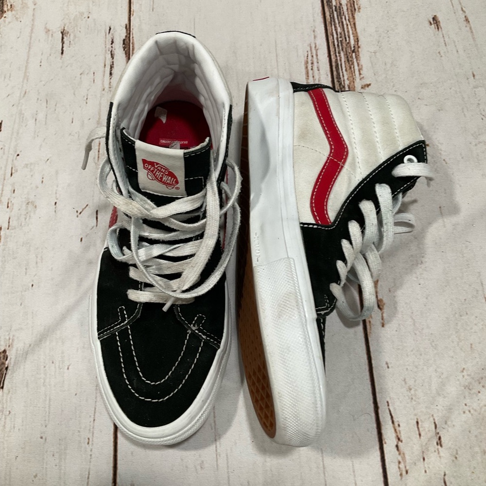 SK8-HI ATHLETIC BLACK AND RED SKATE SHOES FROM VANS